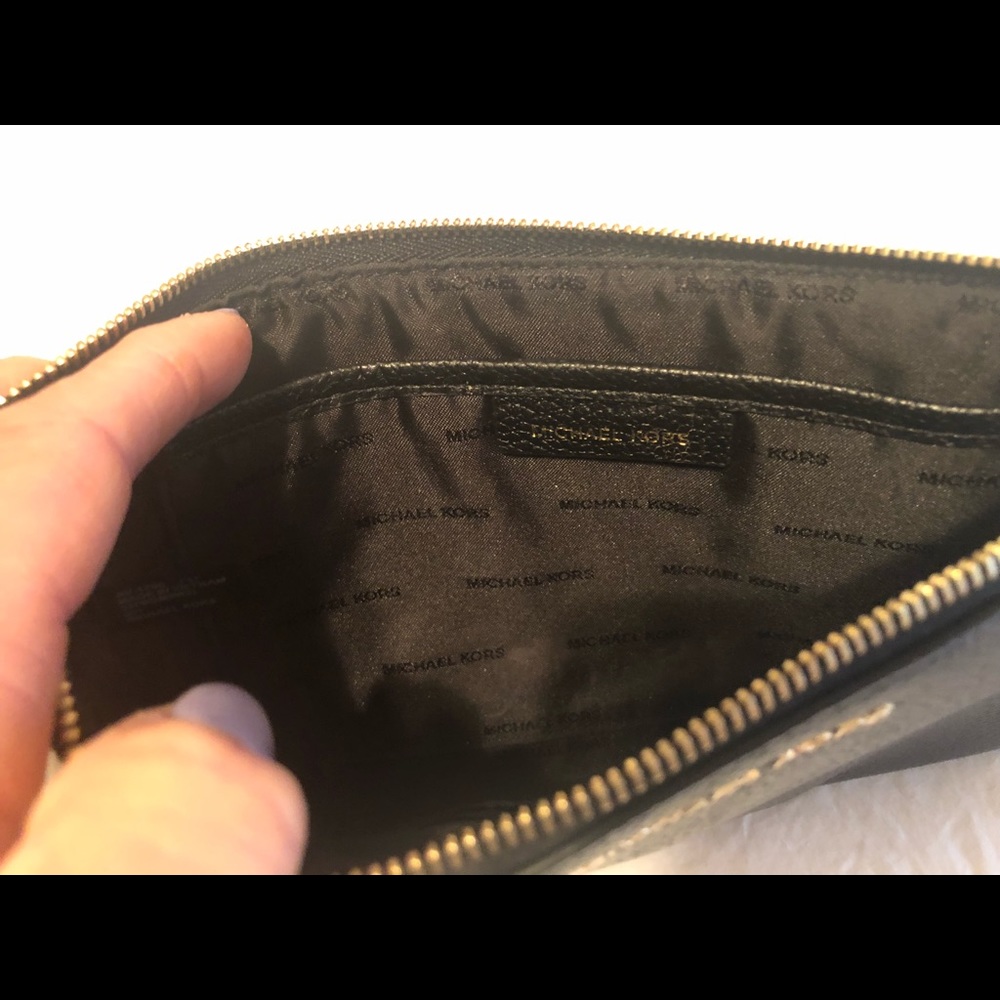 Michael kors wristlet